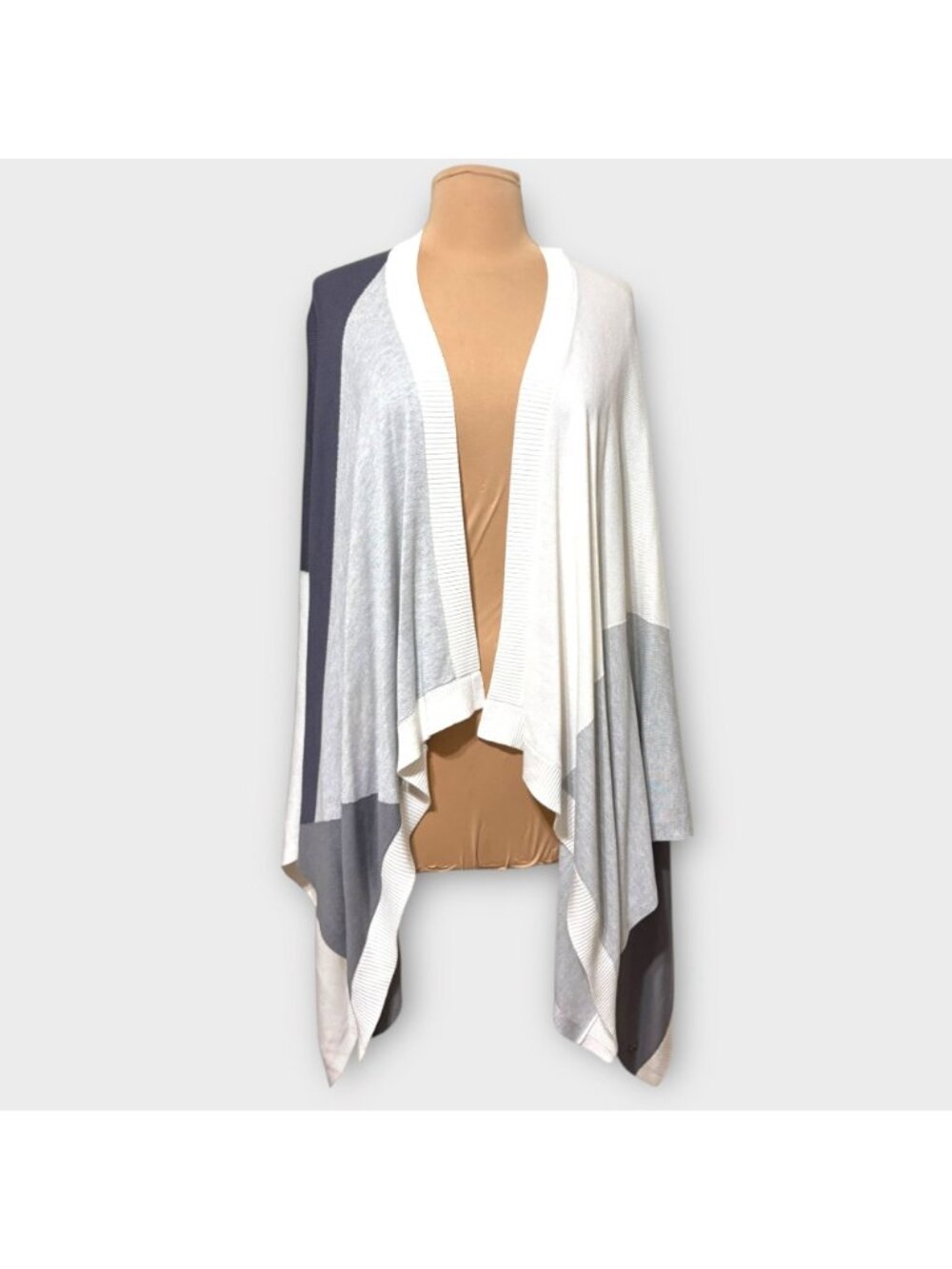 Lululemon Hatha Wrap OS Nebula Raceway Grey White Shawl Worn 1x Cozy Travel
